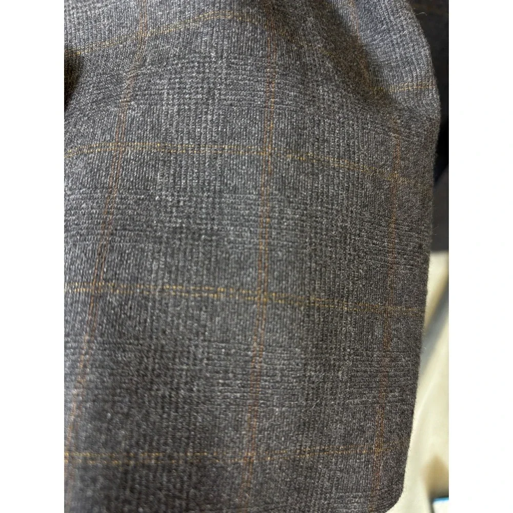 Jos A Bank Mens Gray Plaid 100% Wool Blazer 46R 1905 Jacket Tailored Fit